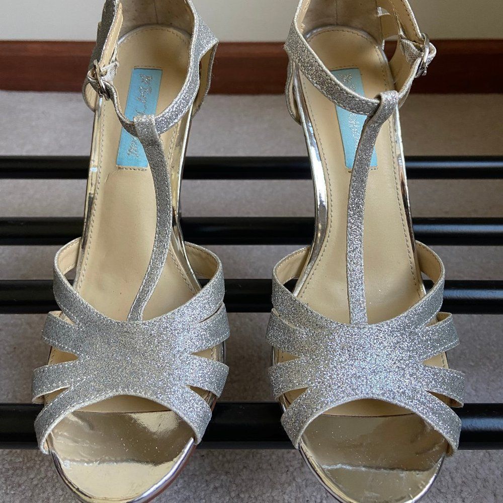 BETSEY JOHNSON Women SB Tee Sandals - NEW NWOB